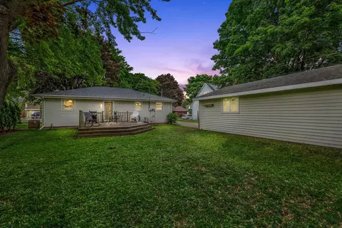 Exterior - 931 W Lindbergh St, Appleton, WI 54914 photo 13 of 14