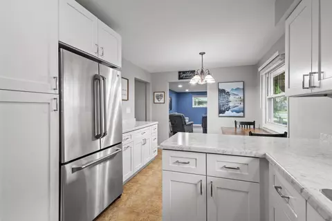 Kitchen - 931 W Lindbergh St, Appleton, WI 54914 photo 2 of 6