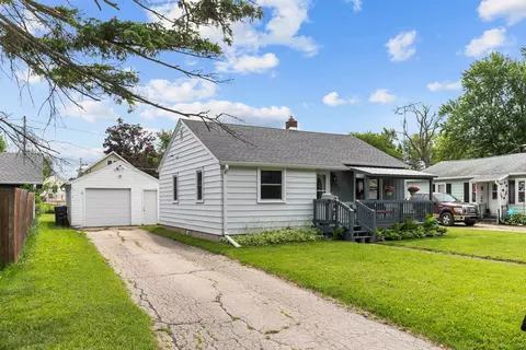 1106 Jefferson St, New London, WI 54961