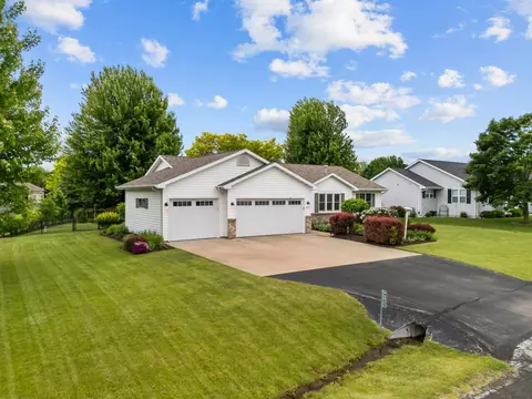 w6035 Paige Way, Appleton, WI 54915 photo 2