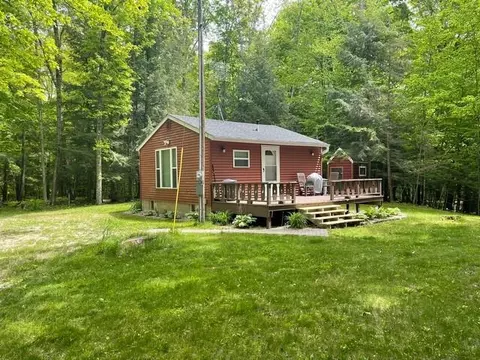 e1304 West River Hill Road, Iola, WI 54945