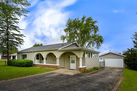 433 Poygan Rd, Omro, WI 54963