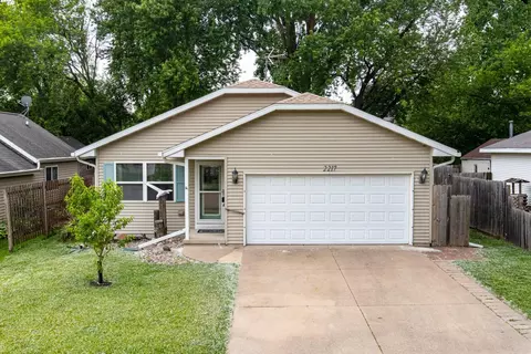 2217 Mt Vernon St, Oshkosh, WI 54901
