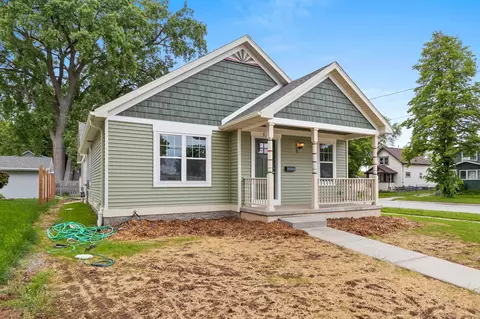 929 N Broadway St, Green Bay, WI 54303