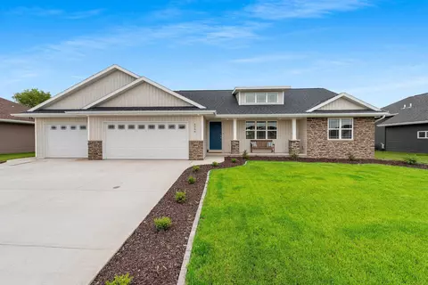 4564 Paul Ln, Green Bay, WI 54313