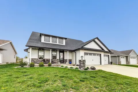 151 Purple Sage Dr, Green Bay, WI 54311