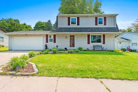 819 Edgewood Dr, Green Bay, WI 54311