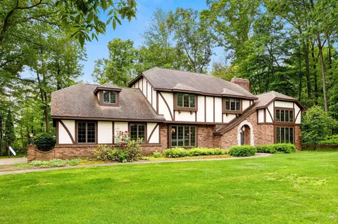 4333 Chatham Pl, Green Bay, WI 54313