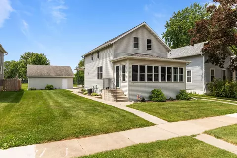 1841 Minnesota St, Oshkosh, WI 54902