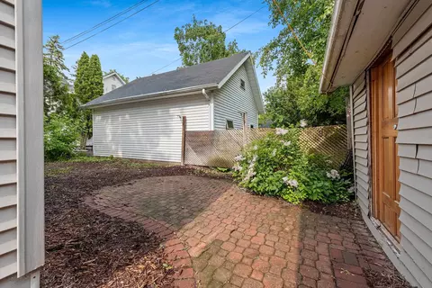 Exterior - 210 S Summit St, Appleton, WI 54914 photo 9 of 11
