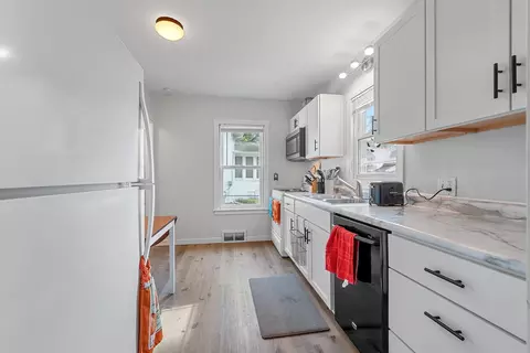 Kitchen - 210 S Summit St, Appleton, WI 54914 photo 4 of 4