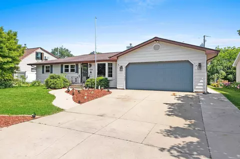 1664 Spruce St, Green Bay, WI 54304