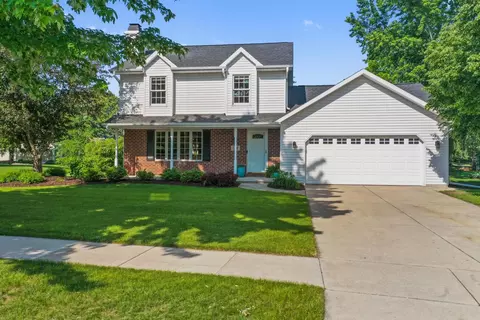 1114 Silver St, De Pere, WI 54115