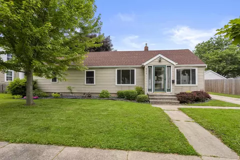 224 S John St, Kimberly, WI 54136