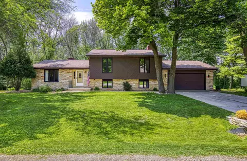 2320 Stroebe Island Dr, Appleton, WI 54915