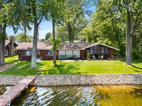 Exterior - w4392 Crystal Drive, Cecil, WI 54111 photo 4 of 8