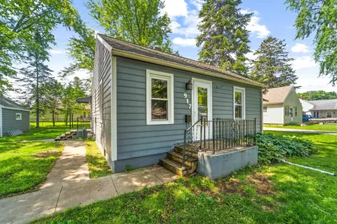 917 Short St, Appleton, WI 54915 photo 2