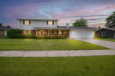 614 8th St, Fond Du Lac, WI 54935