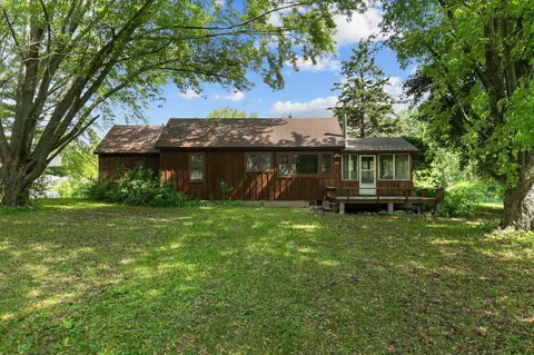 8950 Pine Ln, Fremont, WI 54940