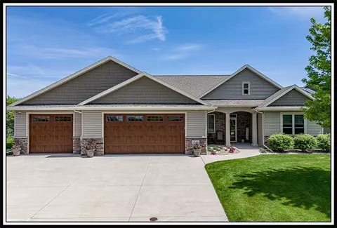 4140 N Prairie Rose Ln, Appleton, WI 54913