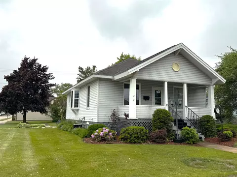 1201 18th Ave, Menominee, MI 49858