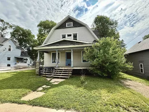 122 Leffert St, Berlin, WI 54923