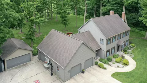 8404 Clayton Ave, Neenah, WI 54956