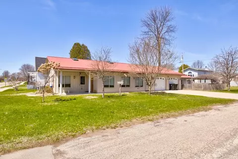 1600 26th Ave, Menominee, MI 49858
