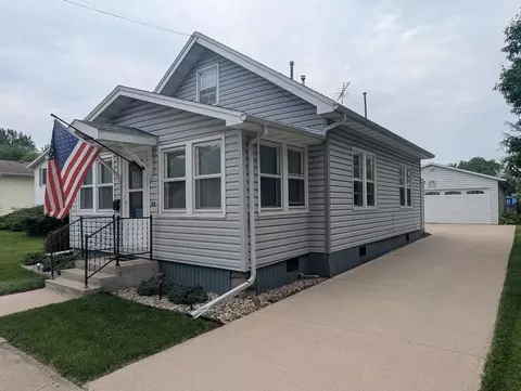 219 Guenther St, Oshkosh, WI 54902