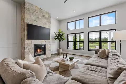 Living - 7205 N Trinity Ct, Appleton, WI 54913 photo 2 of 8