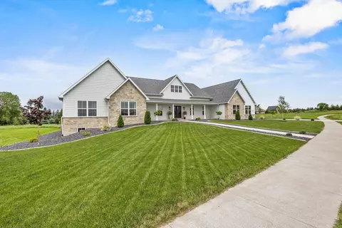 Exterior - 7205 N Trinity Ct, Appleton, WI 54913 photo 6 of 6