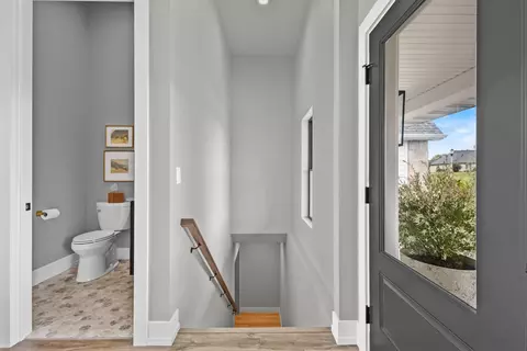 Entry Way - 7205 N Trinity Ct, Appleton, WI 54913 photo 4 of 6
