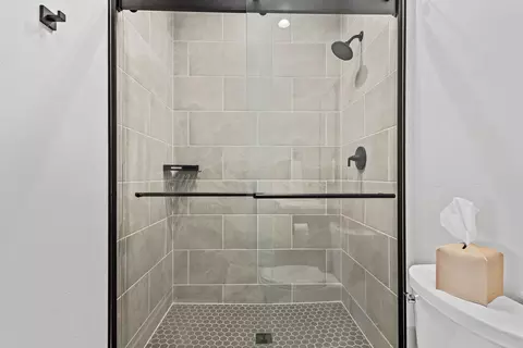 Bath - 7205 N Trinity Ct, Appleton, WI 54913 photo 9 of 12