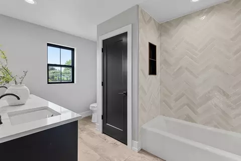 Bath - 7205 N Trinity Ct, Appleton, WI 54913 photo 5 of 12