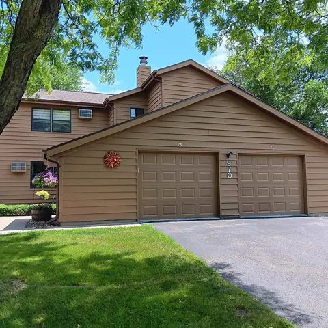 970 Manor Dr #75, Neenah, WI 54956