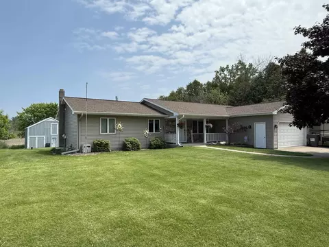 n698 County Road 577, Menominee, MI 49858