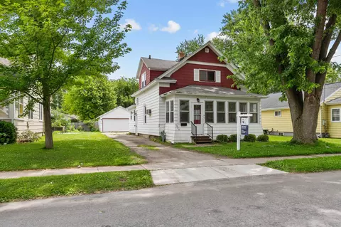 1820 Plymouth St, Oshkosh, WI 54901