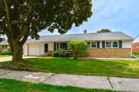 1524 Gatewood St, Green Bay, WI 54304
