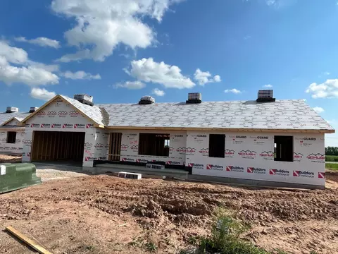 476 Emerald Isle Ct, Wrightstown, WI 54180
