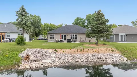 Exterior - 5090 N Milkweed Trl, Appleton, WI 54913 photo 8 of 9
