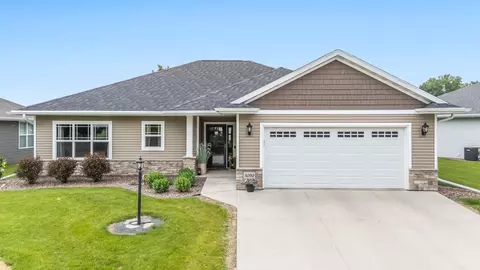 5090 N Milkweed Trl, Appleton, WI 54913