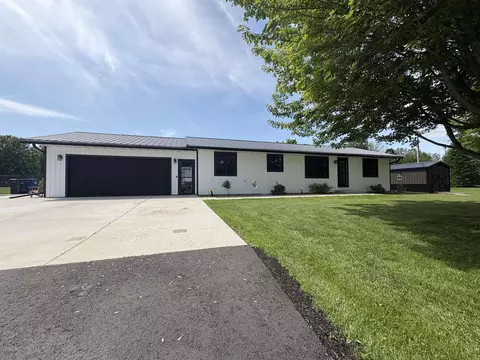 w4537 West Buss Drive, Cecil, WI 54111