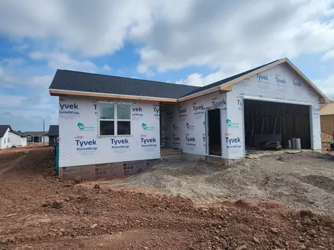 2080 White Dove Ln, Kaukauna, WI 54130