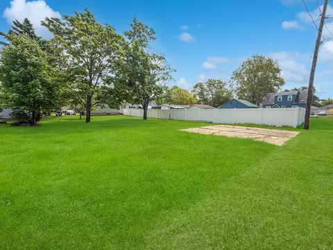 Gladstone Street, Marinette, WI 54143
