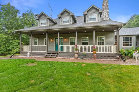 704 Sandy Pines Ct, Redgranite, WI 54970