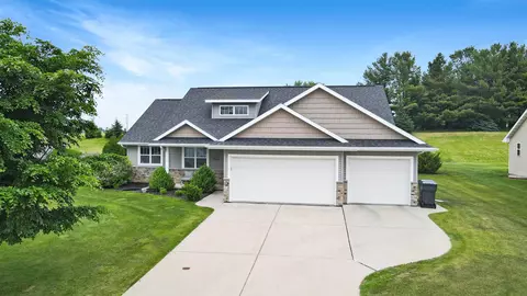 4514 N Star Ridge Ln, Appleton, WI 54913