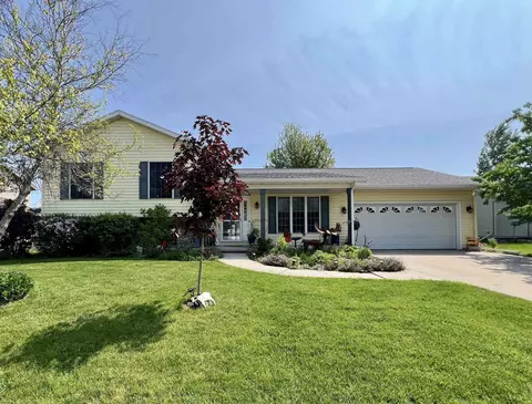 443 Mary Lee Dr, Fond Du Lac, WI 54935