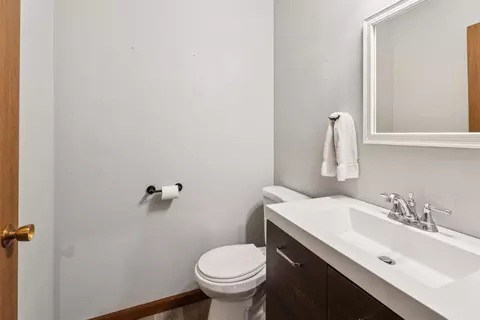 Bath - 725 S Westhaven Pl #G, Appleton, WI 54914 photo 1 of 2