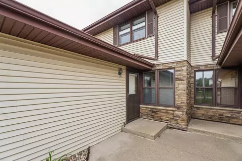 Exterior - 725 S Westhaven Pl #G, Appleton, WI 54914 photo 1 of 4
