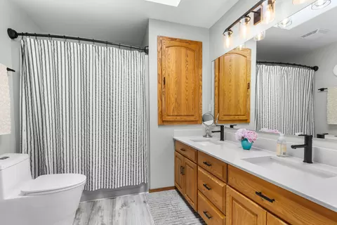 Bath - n256 Springfield Drive, Appleton, WI 54915 photo 3 of 3